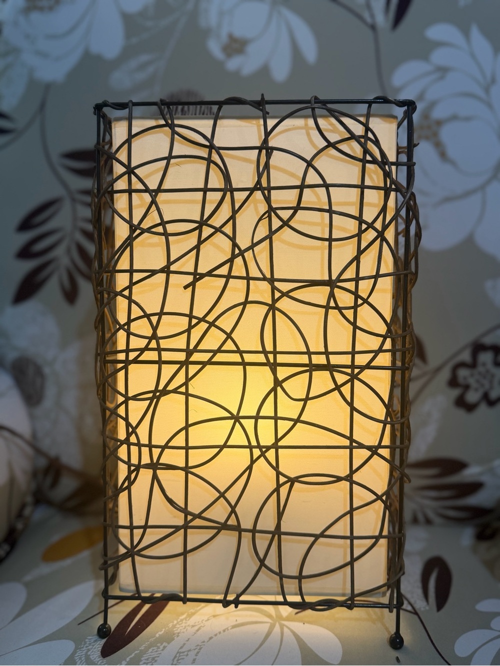 Decorative Black Wire Table Lamp with Cream Shade